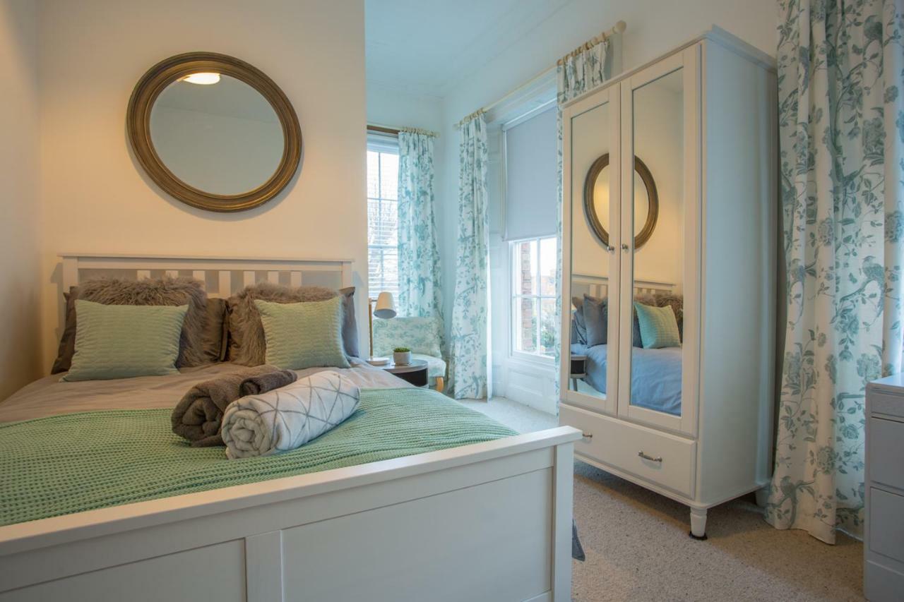 Stylish Apartment Close To Gloucester Quays & Docks Ngoại thất bức ảnh