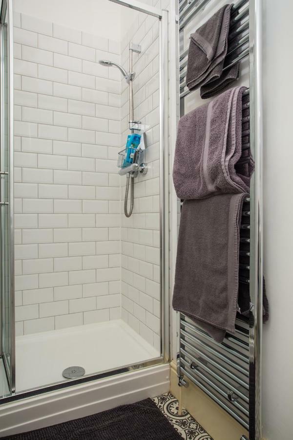 Stylish Apartment Close To Gloucester Quays & Docks Ngoại thất bức ảnh