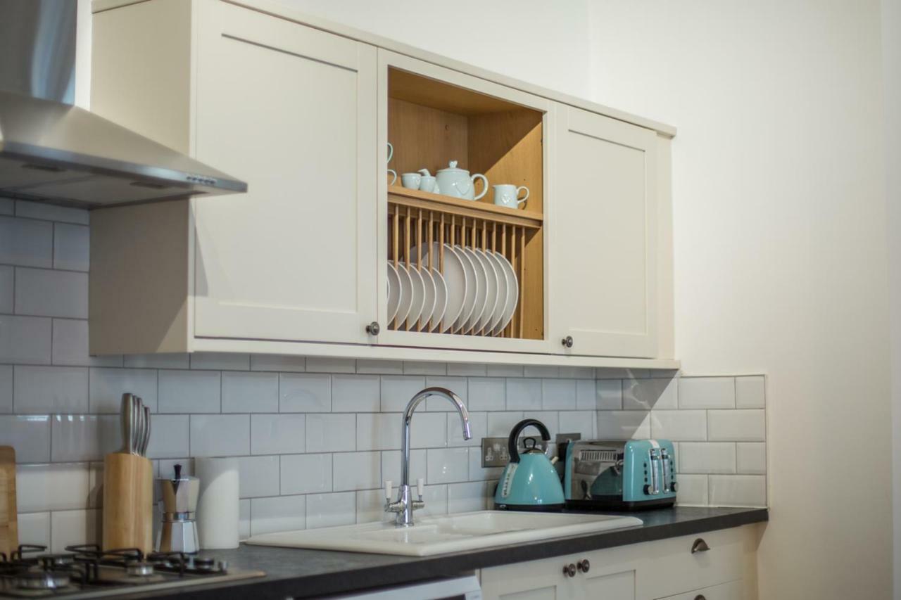 Stylish Apartment Close To Gloucester Quays & Docks Ngoại thất bức ảnh