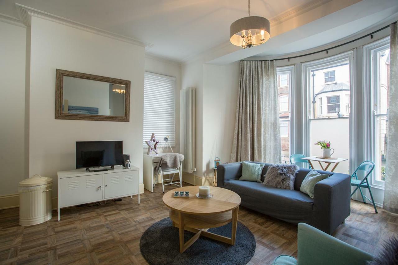Stylish Apartment Close To Gloucester Quays & Docks Ngoại thất bức ảnh