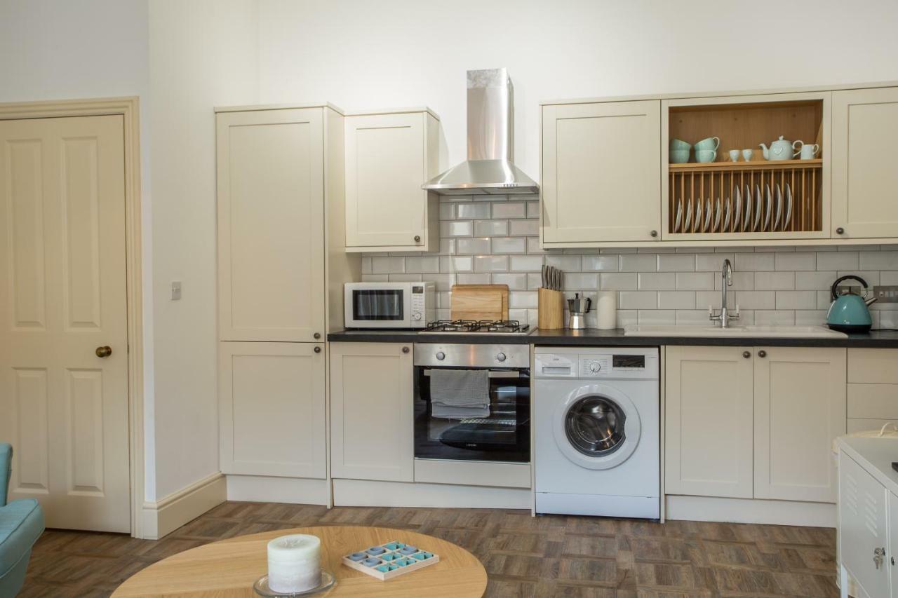 Stylish Apartment Close To Gloucester Quays & Docks Ngoại thất bức ảnh