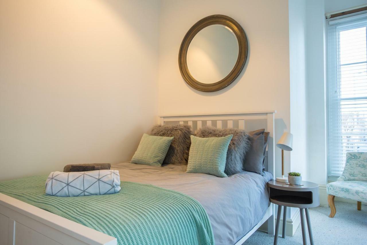 Stylish Apartment Close To Gloucester Quays & Docks Ngoại thất bức ảnh